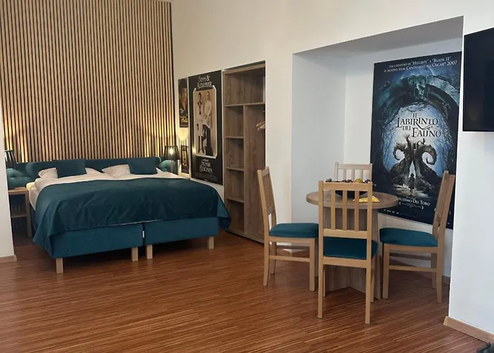 Postersapt1-cozy Cinema Vibes Vienna