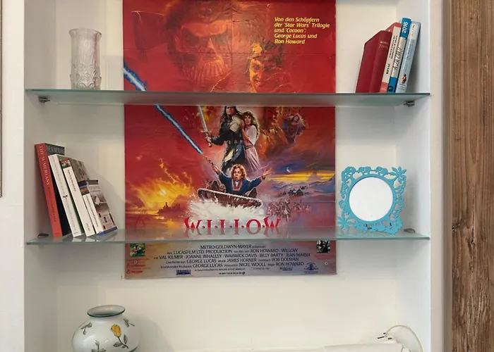 Postersapt1-cozy Cinema Vibes * Vienna
