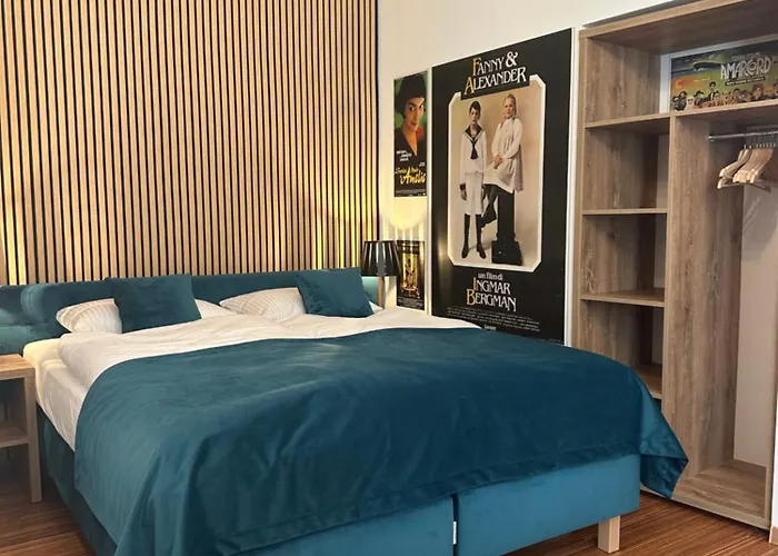 Postersapt1-cozy Cinema Vibes * Vienna