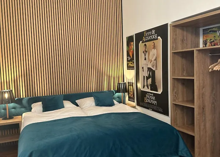Postersapt1-cozy Cinema Vibes Vienna